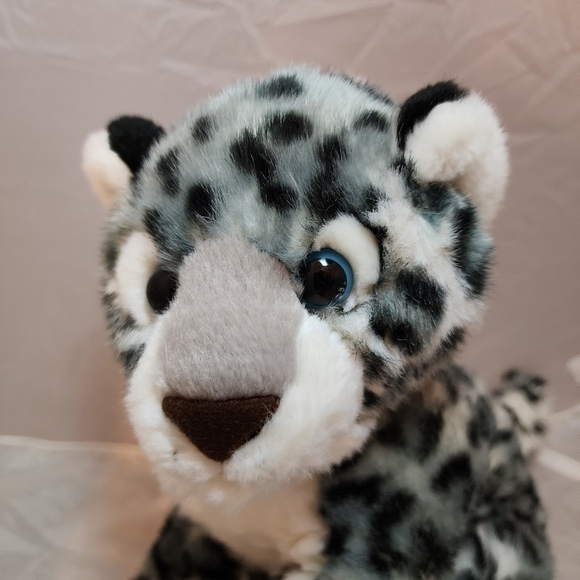 Aurora Baby Grey Spotted Snow Leopard Soft Blue Eyes 2017 Plush Stuffed Animal - Picture 2 of 12